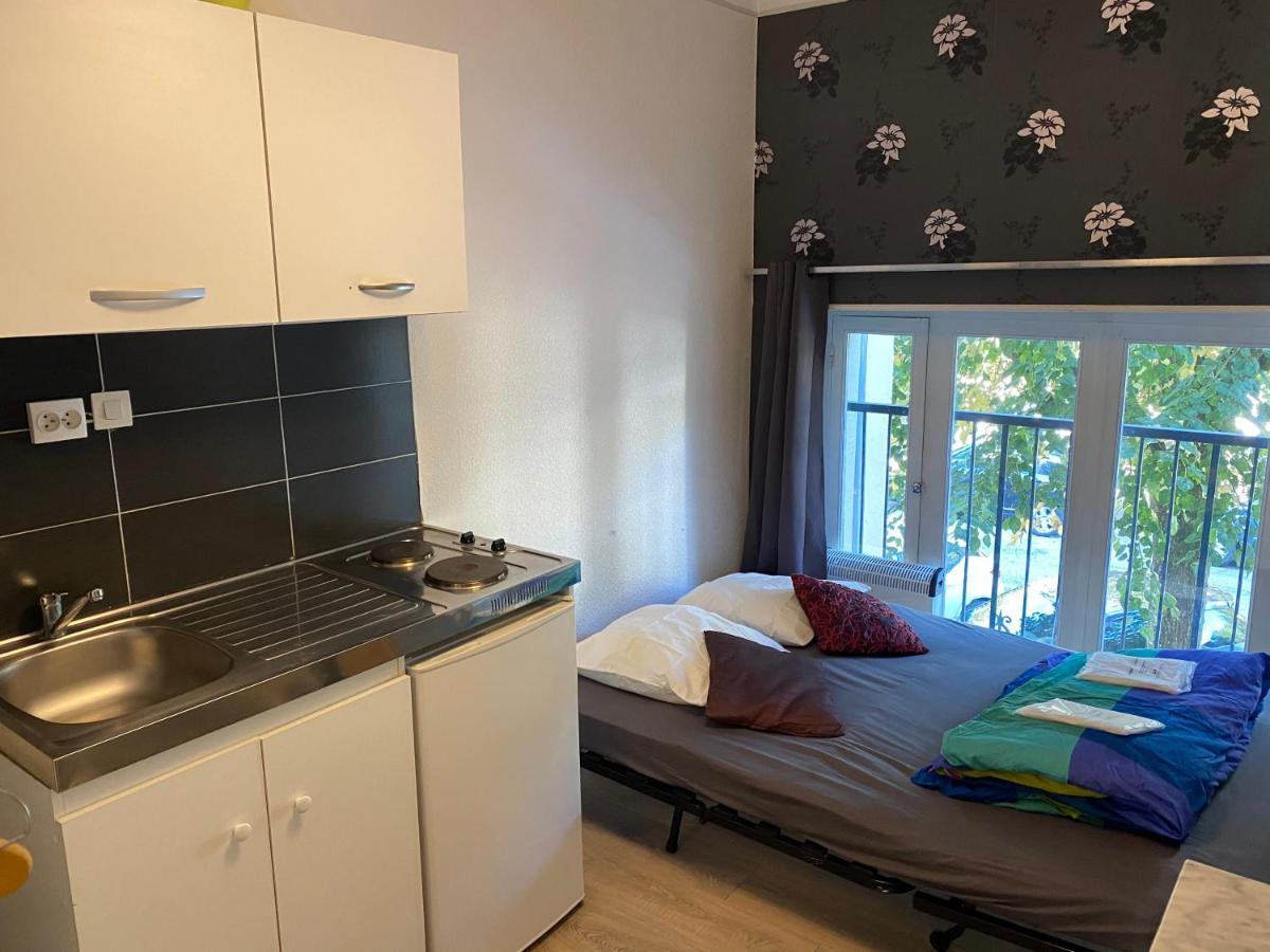 Les Studios Meubles De L'Avenue Bouloumie Vittel Luaran gambar